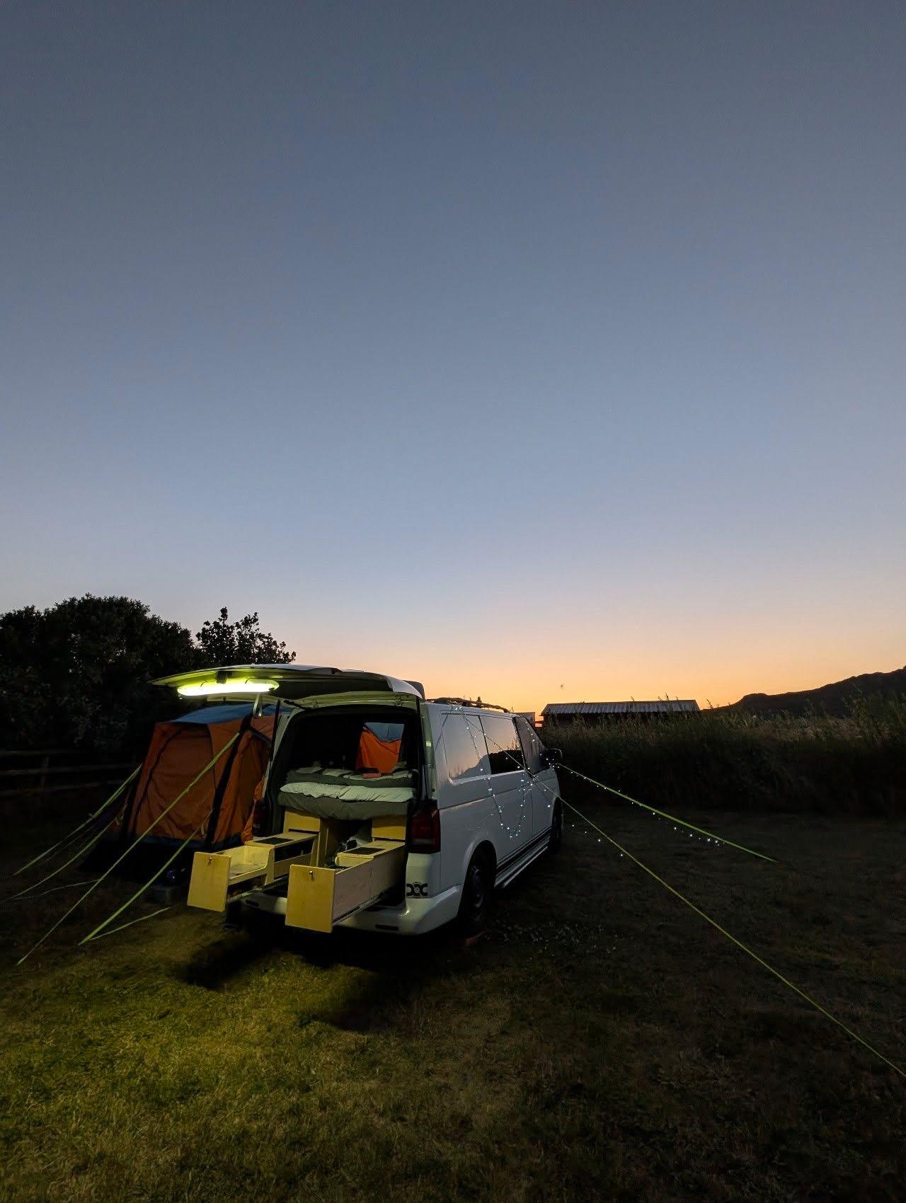 Inflatable Solar Camping Light – Portable, Rechargeable Vanlife Lantern