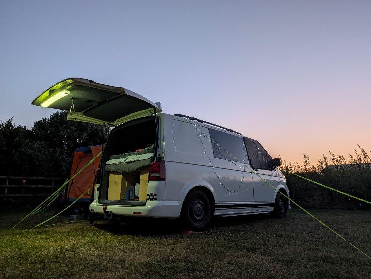 Inflatable Solar Camping Light – Portable, Rechargeable Vanlife Lantern